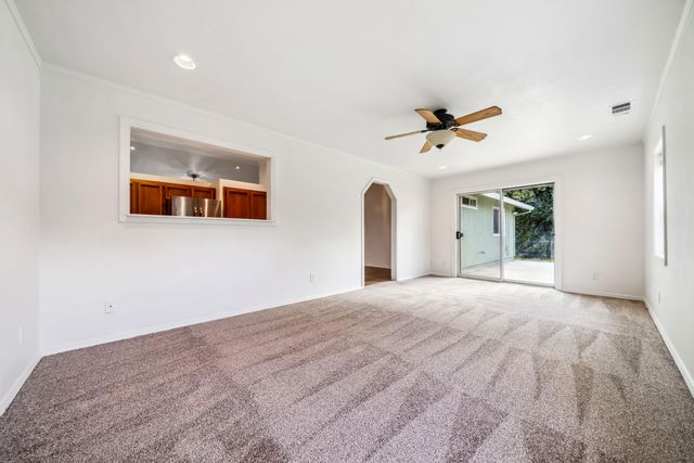 2822 Gunn Court, Redding, CA 96001