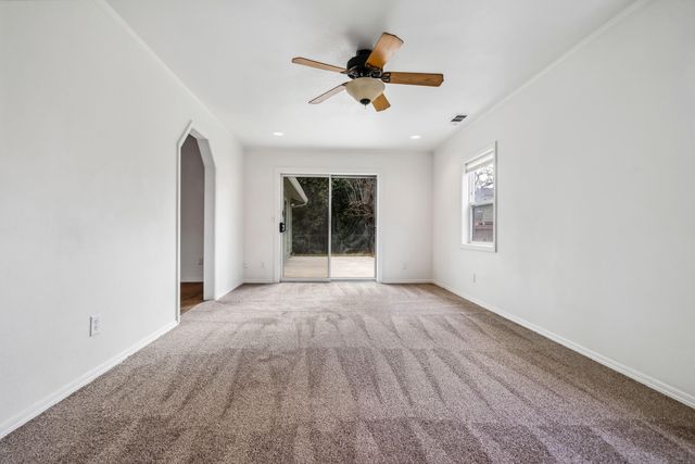 2822 Gunn Court, Redding, CA 96001