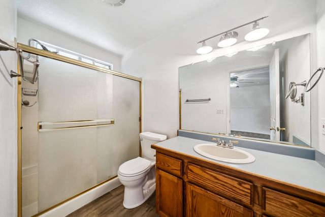 2822 Gunn Court, Redding, CA 96001