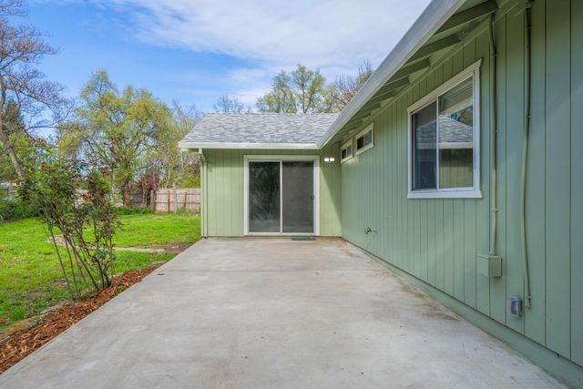 2822 Gunn Court, Redding, CA 96001