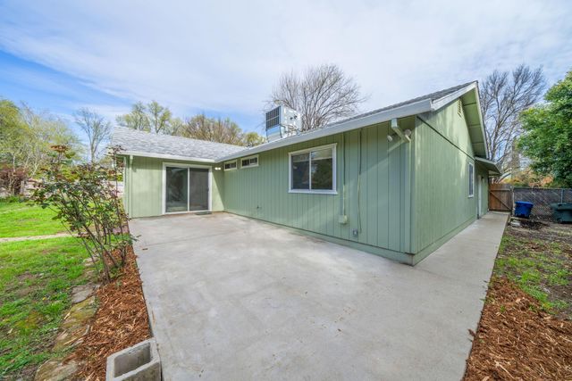 2822 Gunn Court, Redding, CA 96001