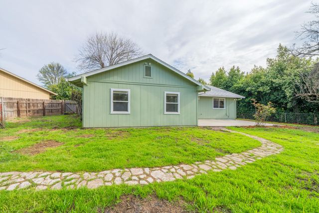2822 Gunn Court, Redding, CA 96001