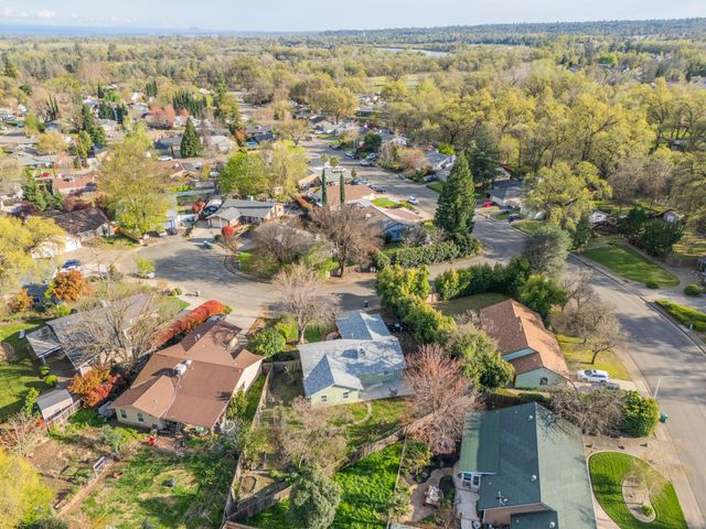 2822 Gunn Court, Redding, CA 96001