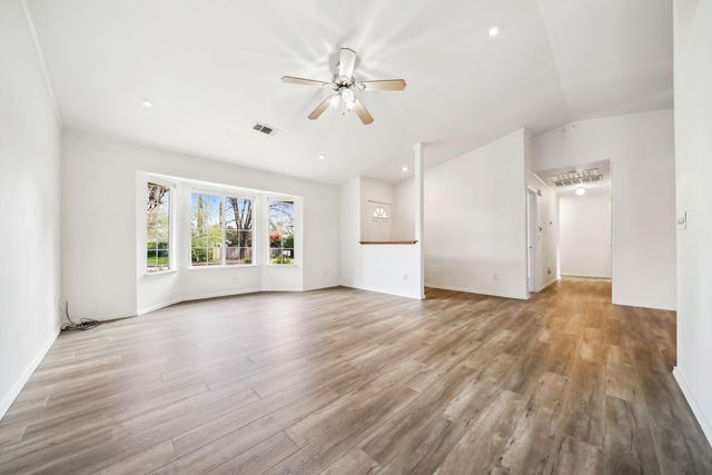 2822 Gunn Court, Redding, CA 96001