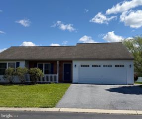 129 CREEK VIEW DR, Jonestown, PA 17038