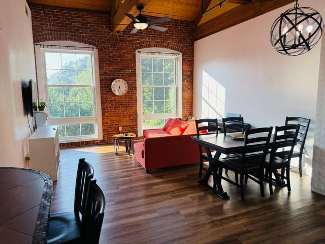 14 Sanford 41, Medway, MA 02053