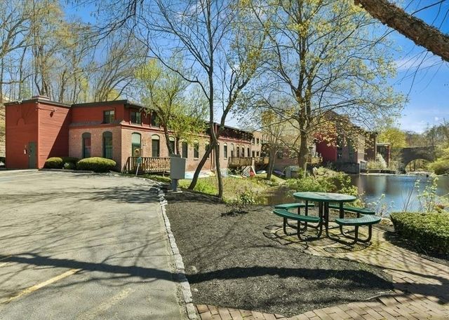 14 Sanford 41, Medway, MA 02053