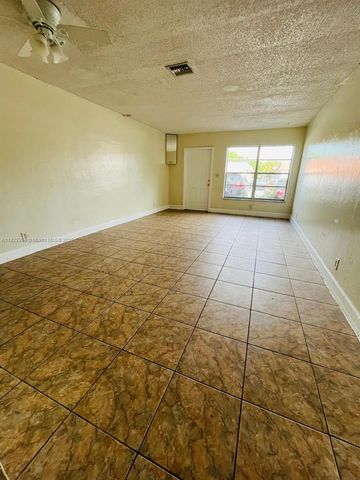 7710 SW 10th St 2, North Lauderdale, FL 33068