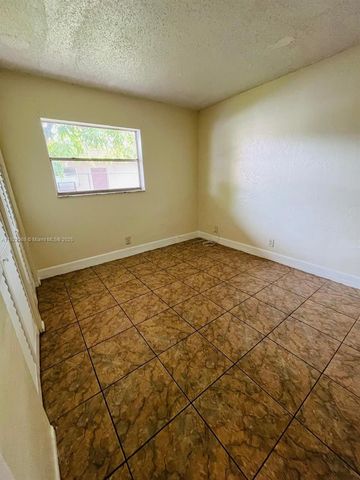 7710 SW 10th St 2, North Lauderdale, FL 33068