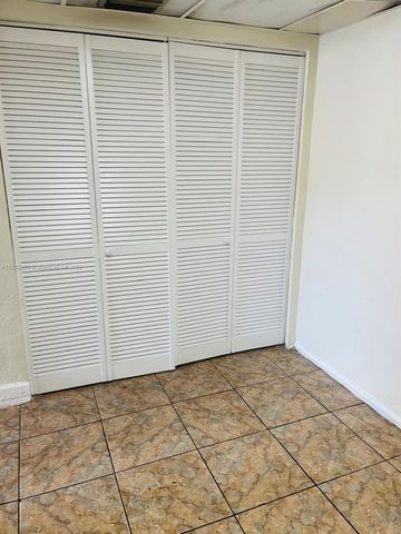 7710 SW 10th St 2, North Lauderdale, FL 33068