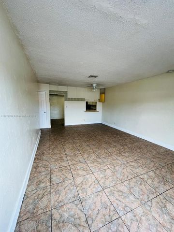 7710 SW 10th St 2, North Lauderdale, FL 33068