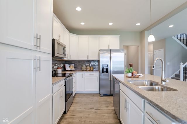 6088 Farlin Drive, Whitestown, IN 46075