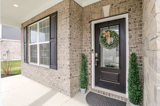 6088 Farlin Drive, Whitestown, IN 46075