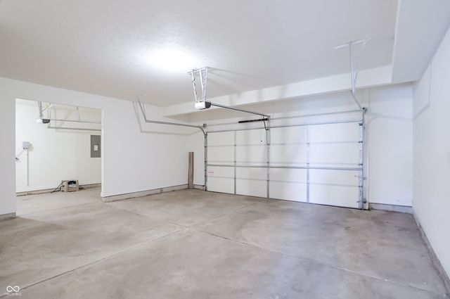 6088 Farlin Drive, Whitestown, IN 46075