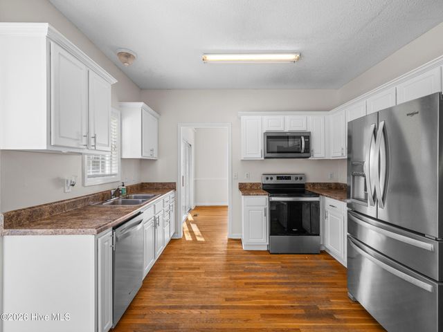217 Derby Downs Drive, Sneads Ferry, NC 28460