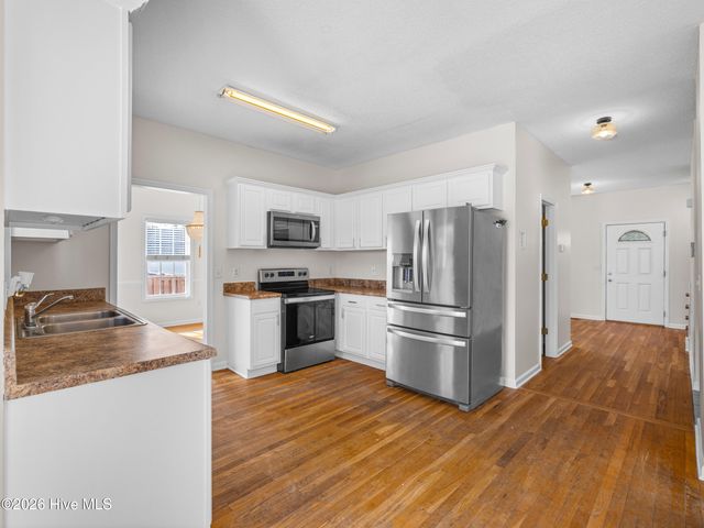 217 Derby Downs Drive, Sneads Ferry, NC 28460