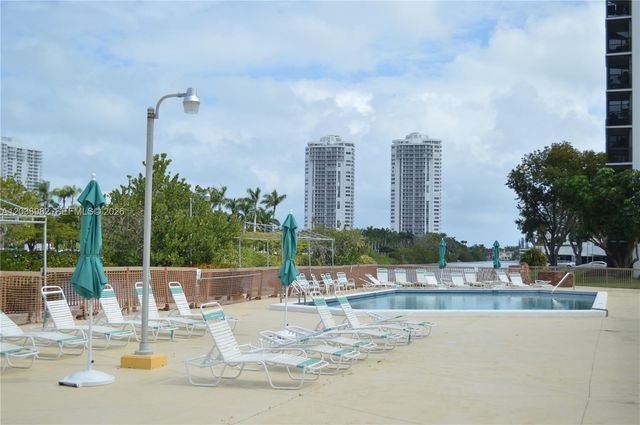 3401 N Country Club Drive 504, Aventura, FL 33180
