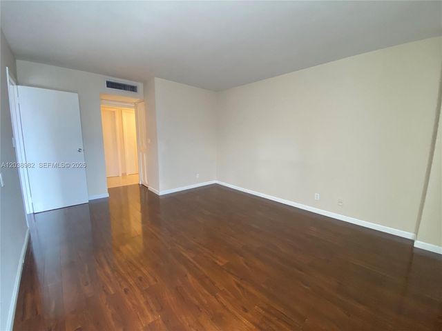 3401 N Country Club Drive 504, Aventura, FL 33180