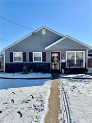 102 Violet Dr., Lower Burrell, PA 15068