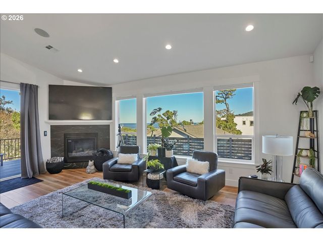 5409 Nw LOGAN Rd, Lincoln City, OR 97367