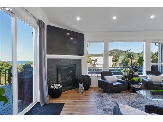 5409 Nw LOGAN Rd, Lincoln City, OR 97367