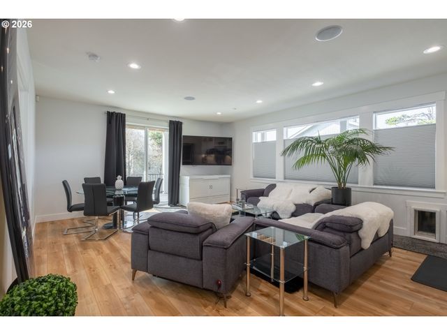 5409 Nw LOGAN Rd, Lincoln City, OR 97367