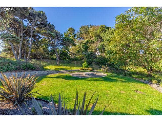 5409 Nw LOGAN Rd, Lincoln City, OR 97367