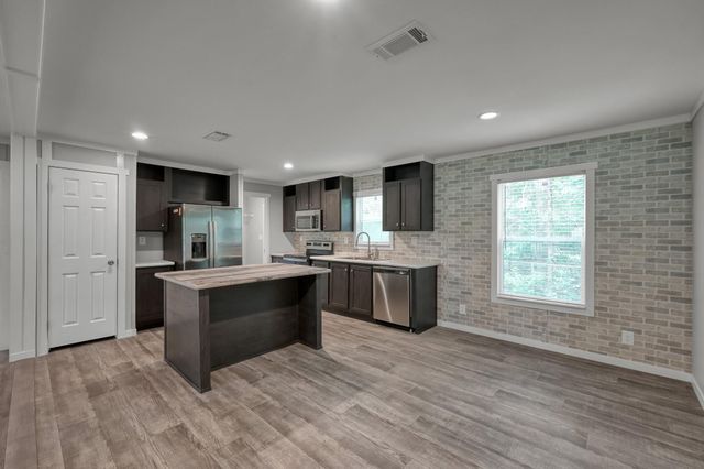 33 Mockingbird Road, New Waverly, TX 77358