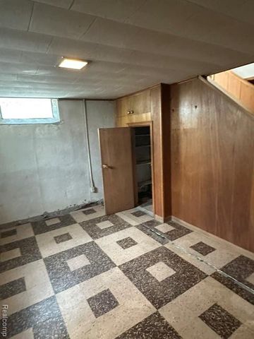 9996 Inkster Road, Redford, MI 48239
