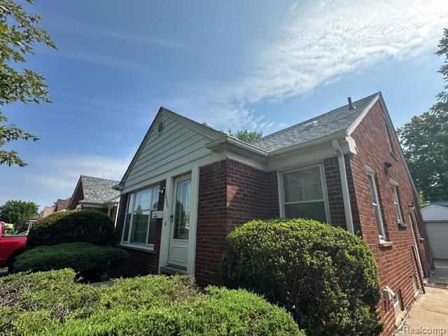9996 Inkster Road, Redford, MI 48239