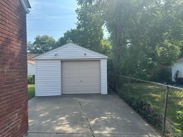 9996 Inkster Road, Redford, MI 48239