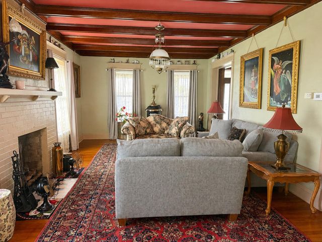 116 W Sherwood Street, Decatur Vllg, MI 49045