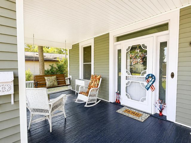 116 W Sherwood Street, Decatur Vllg, MI 49045