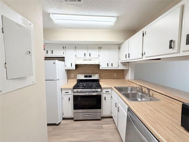 4030 Hawthorne Circle SE, Smyrna, GA 30080