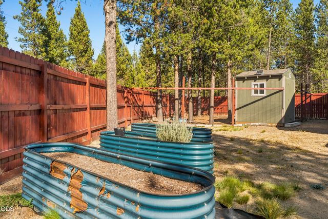 56085 Marsh Hawk Road, Bend, OR 97707