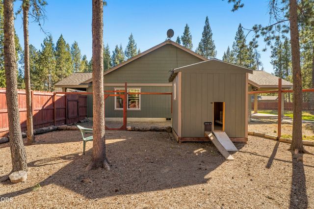 56085 Marsh Hawk Road, Bend, OR 97707