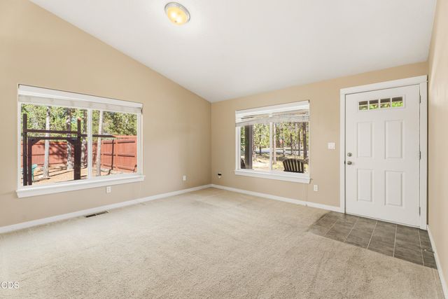 56085 Marsh Hawk Road, Bend, OR 97707