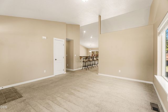 56085 Marsh Hawk Road, Bend, OR 97707