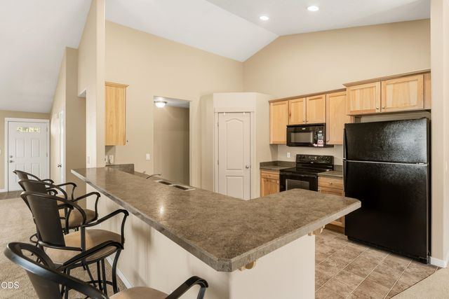 56085 Marsh Hawk Road, Bend, OR 97707