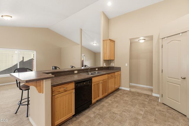 56085 Marsh Hawk Road, Bend, OR 97707