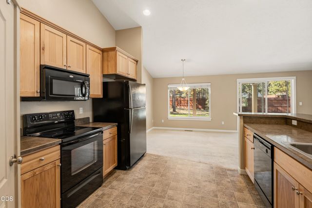 56085 Marsh Hawk Road, Bend, OR 97707