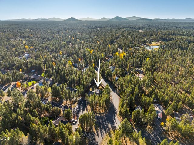 56085 Marsh Hawk Road, Bend, OR 97707