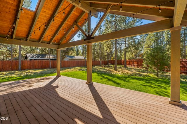 56085 Marsh Hawk Road, Bend, OR 97707