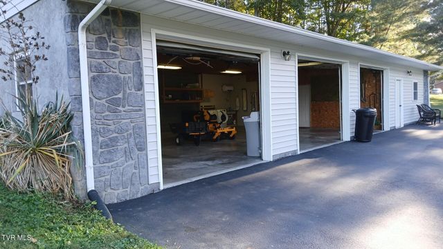 364 Max Jett Road, Johnson City, TN 37601