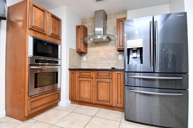 2185 Acacia Street NE, Palm Bay, FL 32905