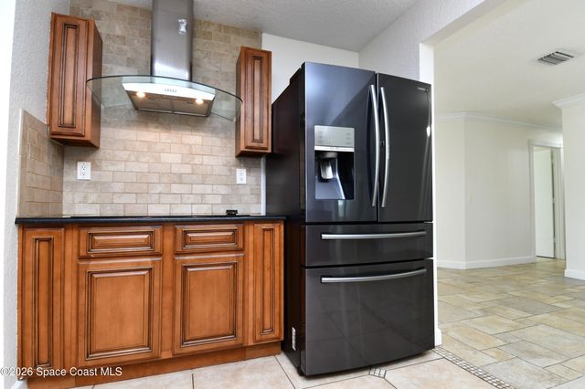 2185 Acacia Street NE, Palm Bay, FL 32905