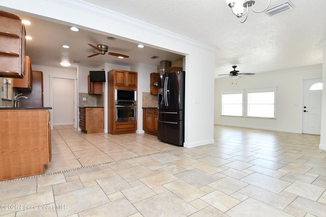 2185 Acacia Street NE, Palm Bay, FL 32905