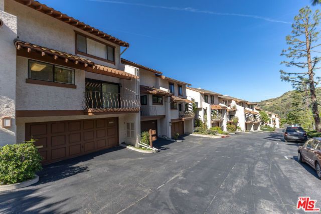 1709 Camino De Villas, Burbank, CA 91501