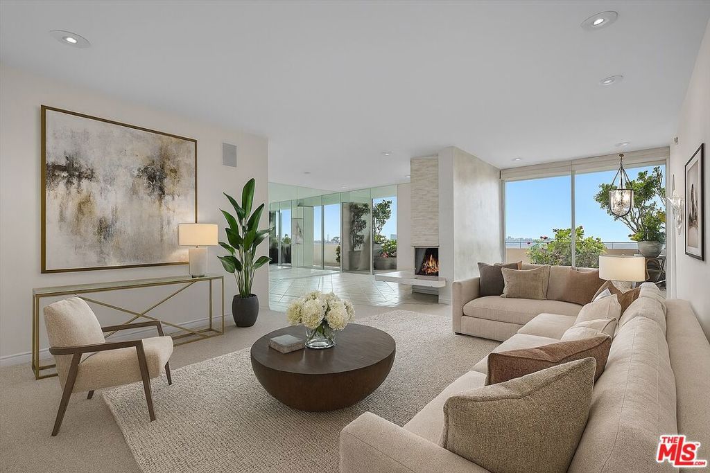 1333 S Beverly Glen Boulevard 904, Los Angeles, CA 90024