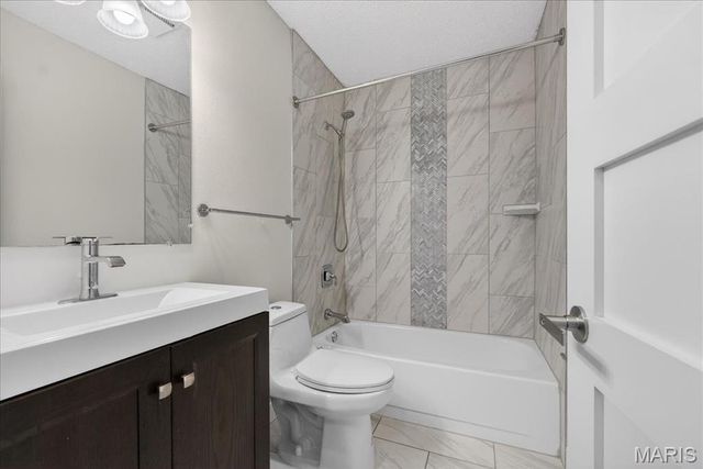 2327 Hidden Meadow Lane, Unincorporated, MO 63021